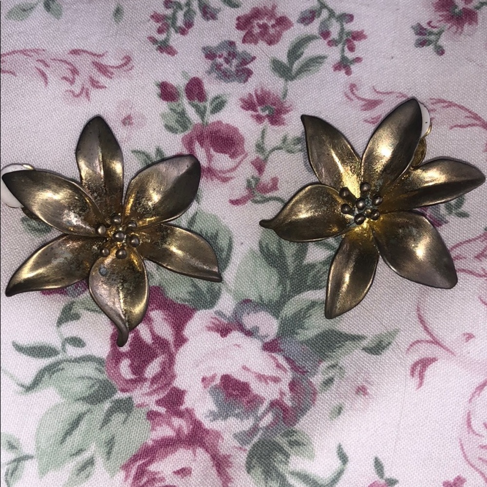 Flower earrings